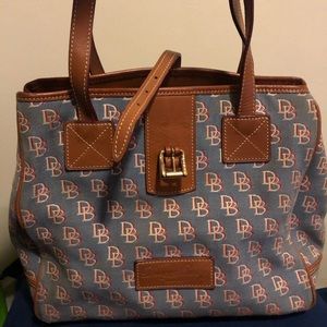 Dooney & Bourke Tote